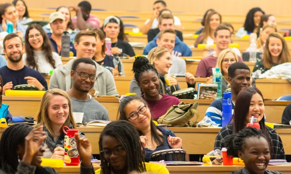 Top Scholarship college 3